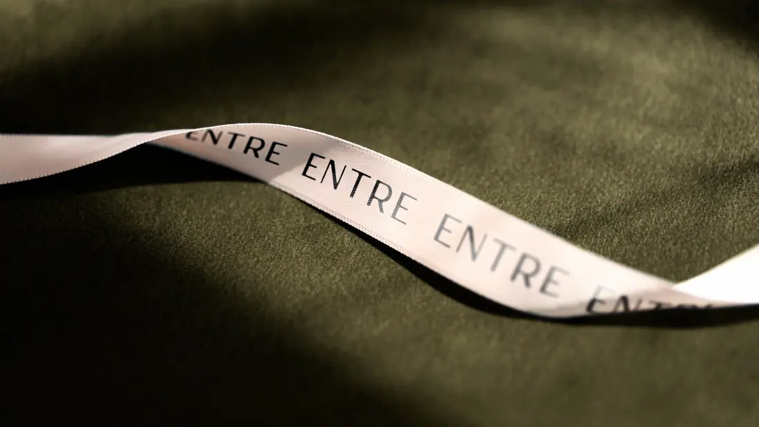 Entre