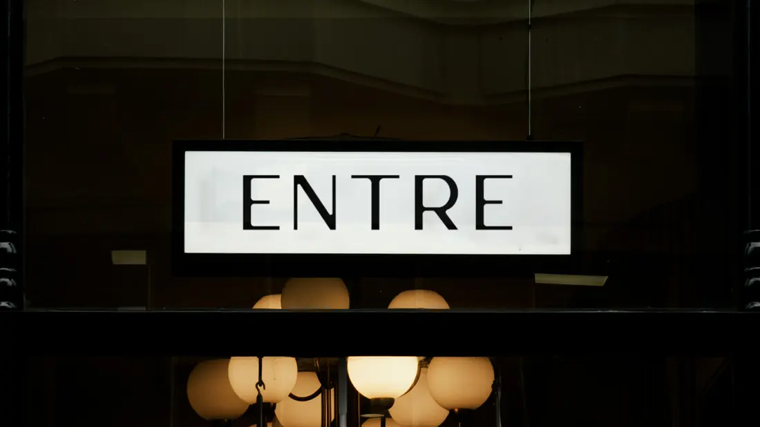 Entre